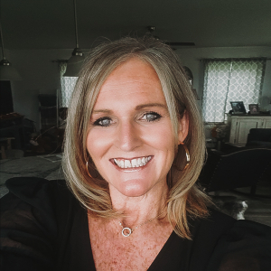 Lisa Auman Headshot